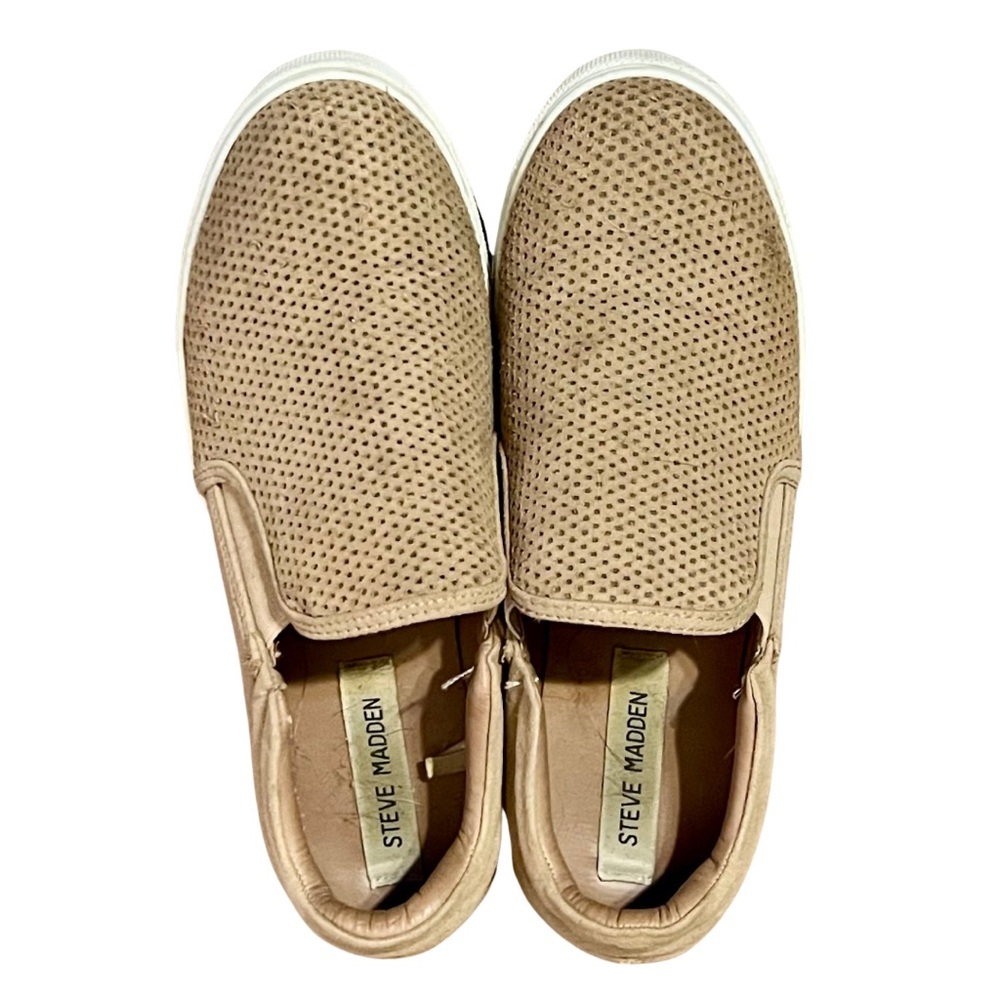 EUC Women’s Steve Madden Tan Woven Slip-On Flats Size 8